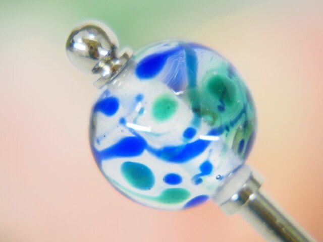 水風船模様とんぼ玉のかんざし 透明×寒色系の画像1枚目