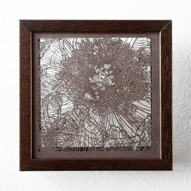 期間限定30%off! 切り絵 牡丹 二枚重ね額縁 濃灰の色渋紙