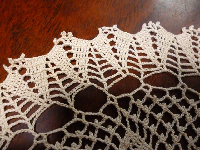 手編みレースドイリー直径約30cm | iichi 日々の暮らしを心地よくする