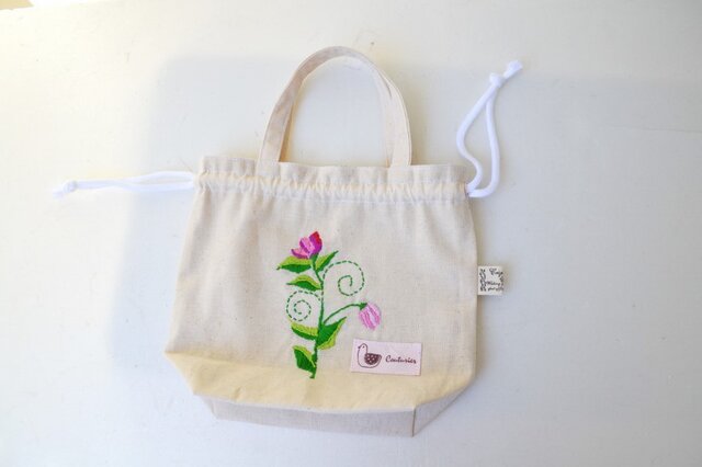 ☆送料無料☆カワイイ手刺繍の持ち手付きミニ巾着(22センチ×19センチ