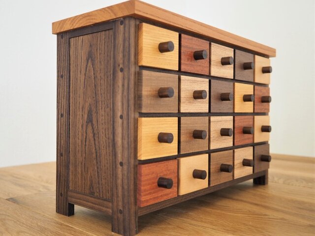 薬箪笥 | iichi 日々の暮らしを心地よくするハンドメイドや