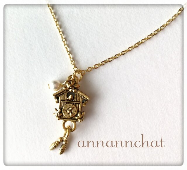 ハト時計の ネックレス】スワロフスキーパール付き 鳩時計 | iichi