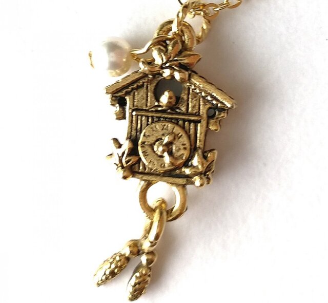 ハト時計の ネックレス】スワロフスキーパール付き 鳩時計 | iichi