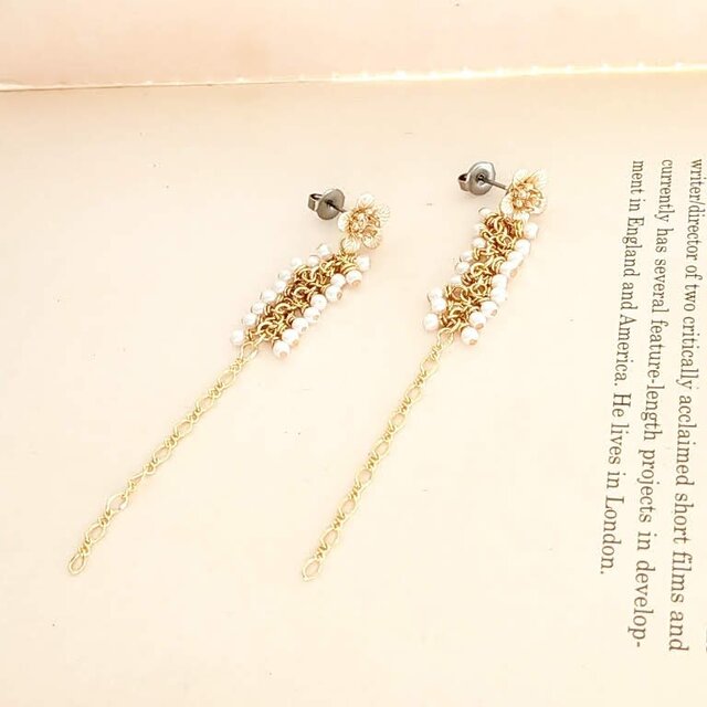 お花とパールのロングチェーンピアス(イヤリング)の画像1枚目