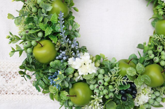 青りんごのリース | iichi 日々の暮らしを心地よくするハンドメイドや