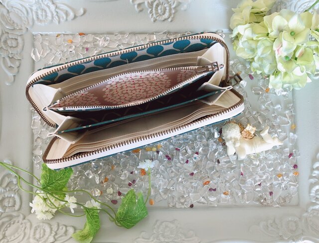 かわいい布で作った長財布　軽量なのに大容量！レトロフラワー かわいい布で作った長財布 軽量なのに大容量！ピンク×花柄 長