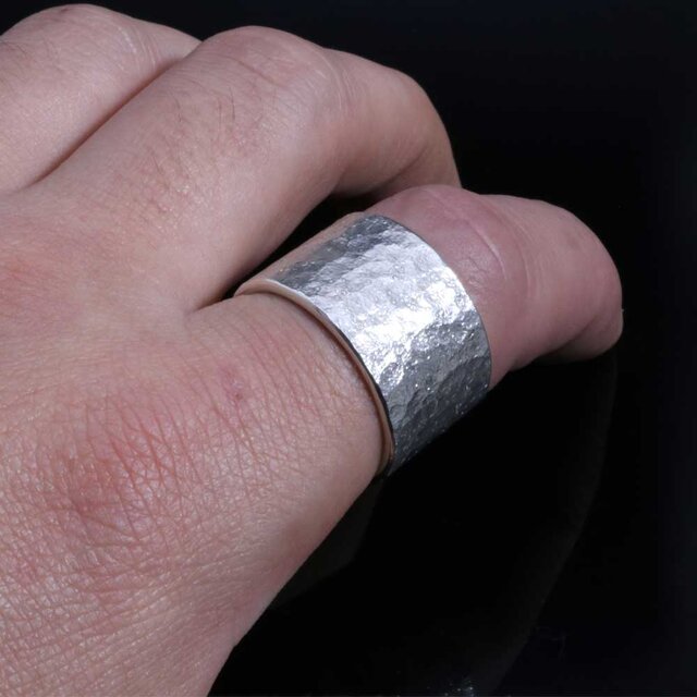 指輪 メンズ : 岩石 丸 鎚目 槌目 リング 15mm幅 シンプル シルバー