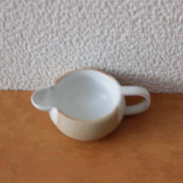 陶器 育てるウツワ ミルクピッチャー 中 ベージュ 地シリーズ | iichi