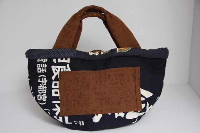 前掛け×柿渋染め×刺し子の家紋のバッグ (米) | iichi 日々の暮らしを