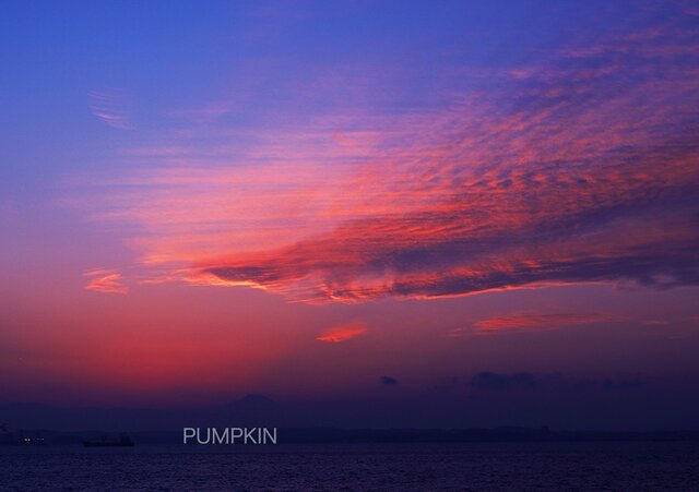 作家もの　付け下げ　風景模様　夕焼け　夕陽　遠山　水辺　着物　092w d 夕焼け雲 PH-A4-088 浦賀水道 東京湾 夕陽 夕焼け 茜雲 富士山