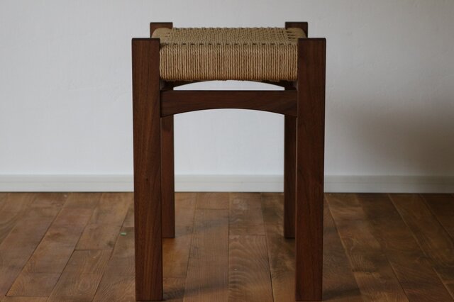 編み座面のスツール （ウォールナット） | iichi 日々の暮らしを