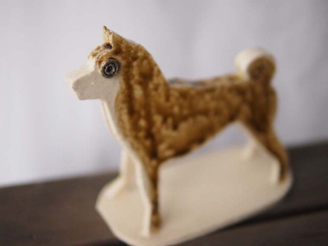 柴犬(フォーン)の置物の画像1枚目