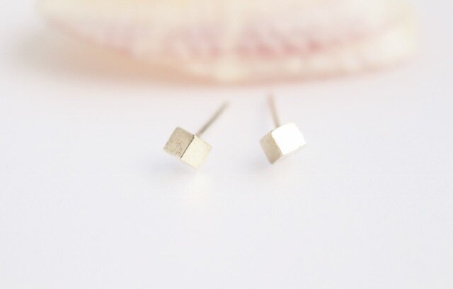 Silver925 Cube ピアスの画像1枚目