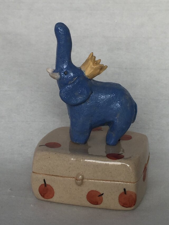 陶ハコ「ぞうさんの王さま」