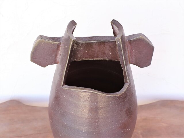 備前焼　手桶花入　泰造作 備前焼 手桶花入 h3-048 | iichi 日々の暮らしを心地よくする
