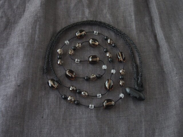 Smoky&Black Long Necklaceの画像1枚目