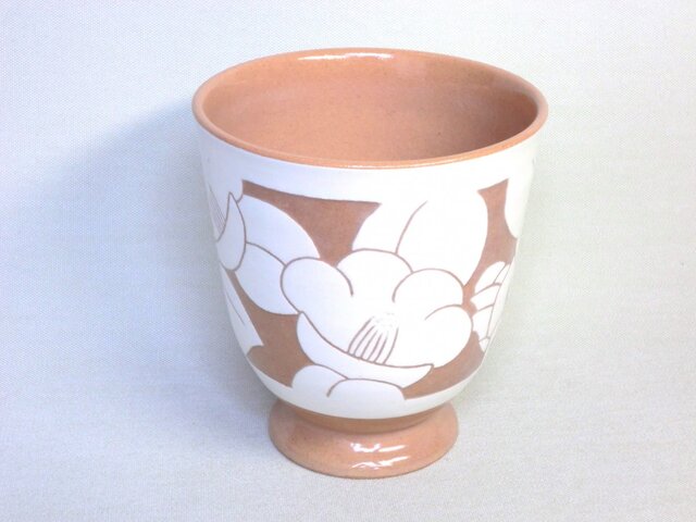 椿の足付きフリーカップの画像1枚目