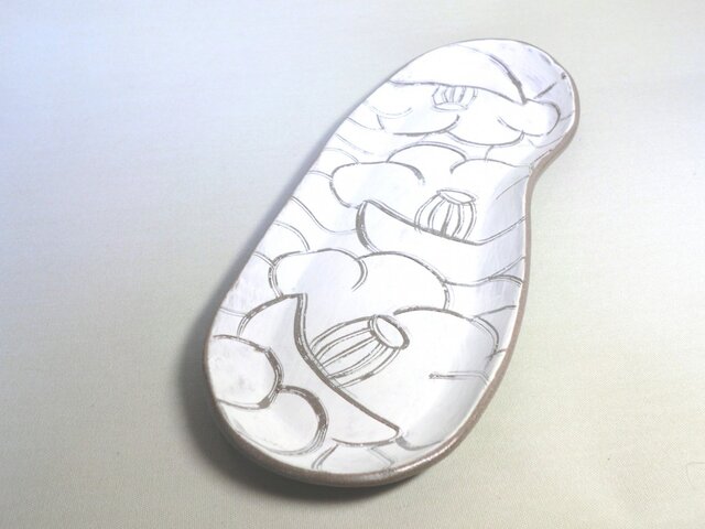 椿の長皿の画像1枚目