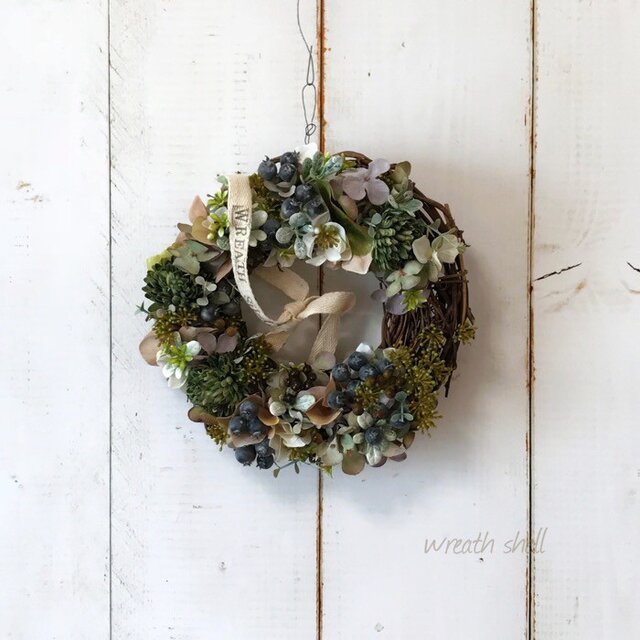 Natural wreath ・ 大人カラーのナチュラルベリーリースの画像1枚目