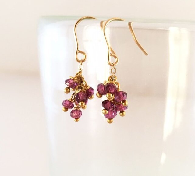 Rhodlite Garnet K14GF Dangling ピアスの画像1枚目
