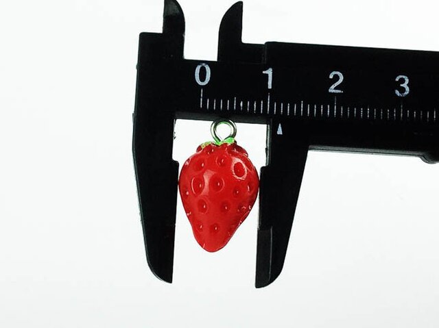 いちごパーツ　苺　いちご　全56種類　約12×16mm いちごチャーム 色見本