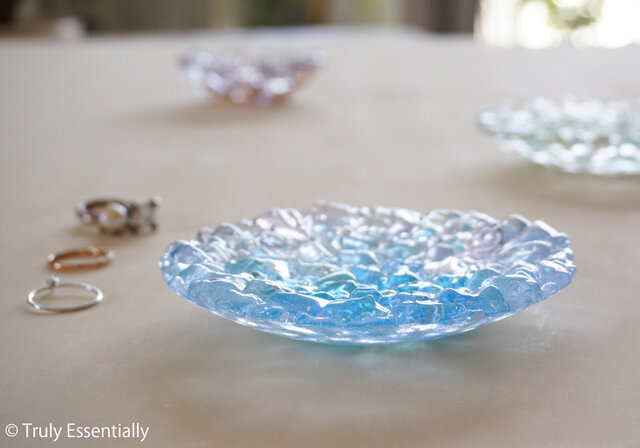 ガラスのアクセサリートレイ - 「 KUBOMI 」○ターコイズブルー・11cm