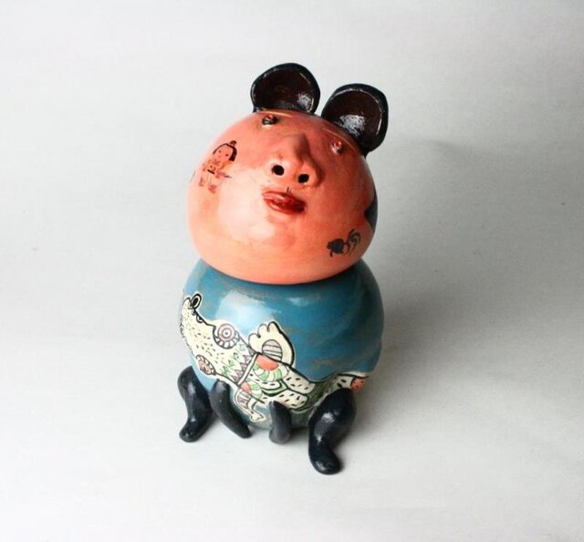 ワニのTシャツを着た子供の陶箱.ceramic of child box/陶芸家/現代陶芸/art ceramic/の画像1枚目