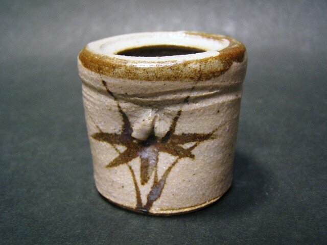 絵唐津蓋置き（竹） | iichi 日々の暮らしを心地よくするハンドメイド