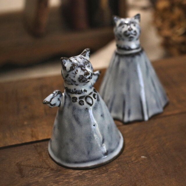 【受注制作】ちいさな猫のミニベル(天使)の画像1枚目