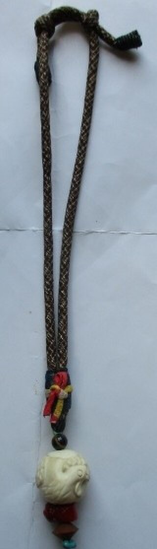 送料無料 干支の彫り物で作ったバックチャーム 2985の画像1枚目