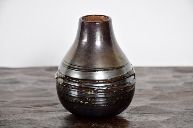 黒花瓶~金箔ライン~の画像1枚目