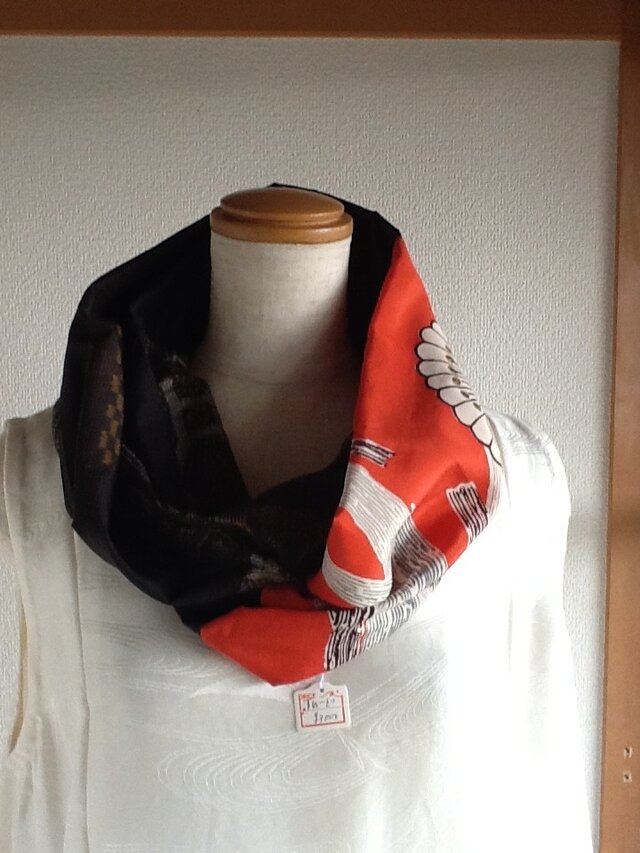 茶色の大島紬 赤がポイントが可愛いすぬーど