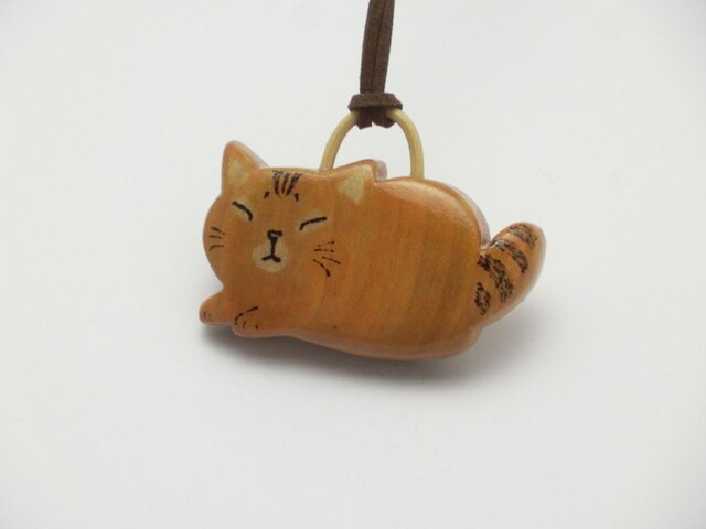 桂の猫ペンダント P1232の画像1枚目