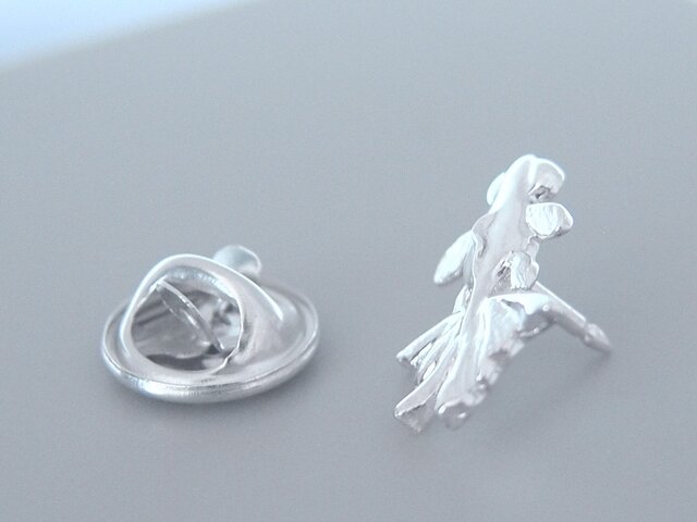 金魚ブローチ出目金(デメキン）銀細工 シルバー925鏡面磨き