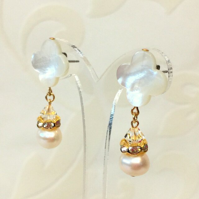 ホワイトゴールド ピアス/イヤリングの画像1枚目