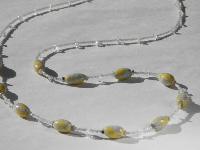 イエロービーズネックレス | iichi 日々の暮らしを心地よくする