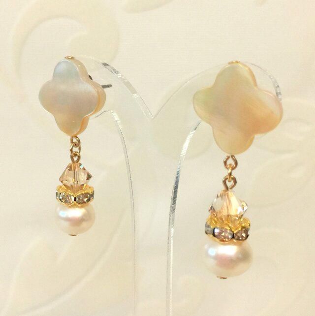 ゴールド ピアス/イヤリングの画像1枚目