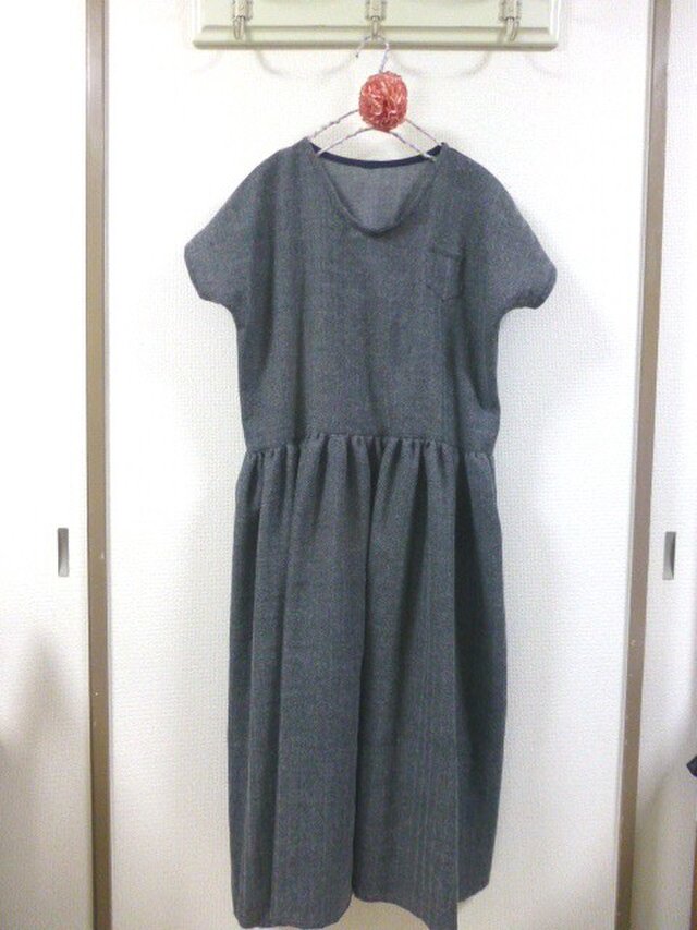 リネンウールヘリンボン　たっぷりギャザーフレンチスリーブワンピース