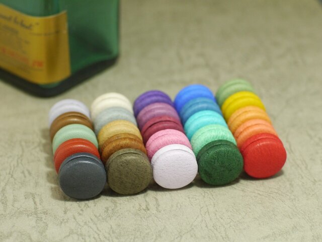 マカロンのようにカラフルでかわいい革製マグネット【25種類から4つ選んで】の画像1枚目