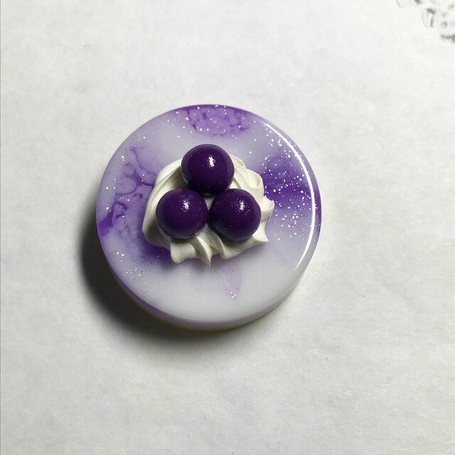 ぶどうのマーブルケーキブローチの画像1枚目