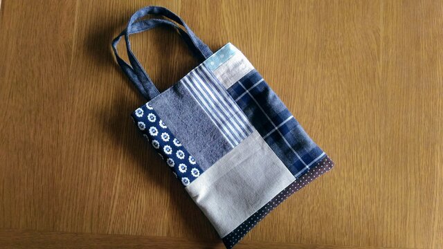 【moonさまご注文品 きまぐれパッチワークのぺたんこバッグ】の画像1枚目