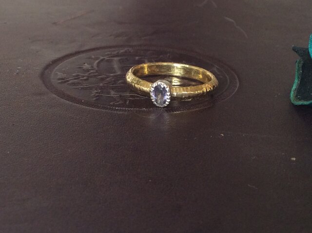Hammer finished Alexsandrite ringの画像1枚目