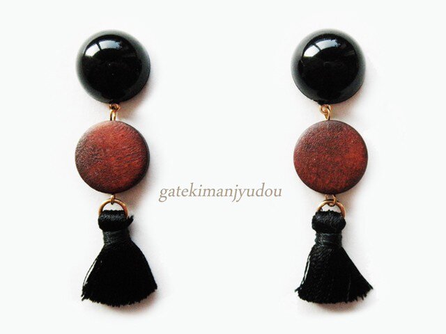 ブラック×ウッド×タッセル◇チタンピアス【イヤリング変更可】の画像1枚目
