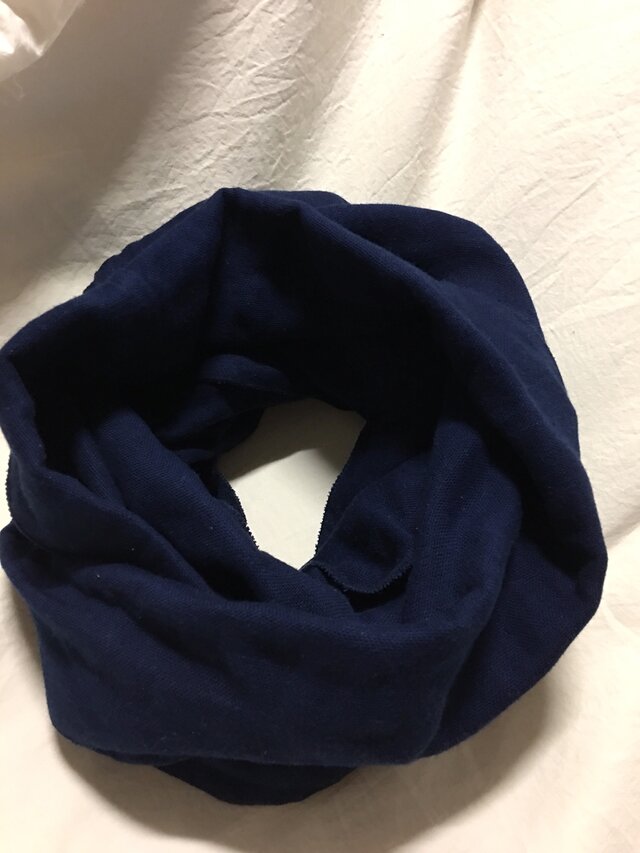 オーガニックコットン3重ガーゼのスヌード (濃い藍色)の画像1枚目