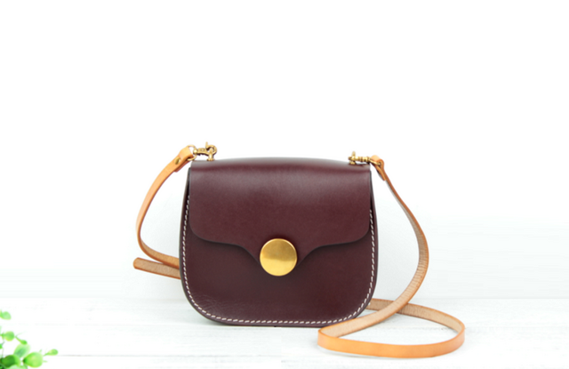 本革 レトロキュートレザーショルダーバッグ ♪RedBrown♪の画像1枚目