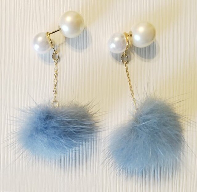 Sale ミンクファー ポンポンドロップピアス ブルー Iichi ハンドメイド クラフト作品 手仕事品の通販