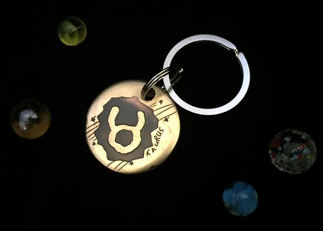 銅板キーホルダー 12星座 ”TAURUS ” M027の画像1枚目
