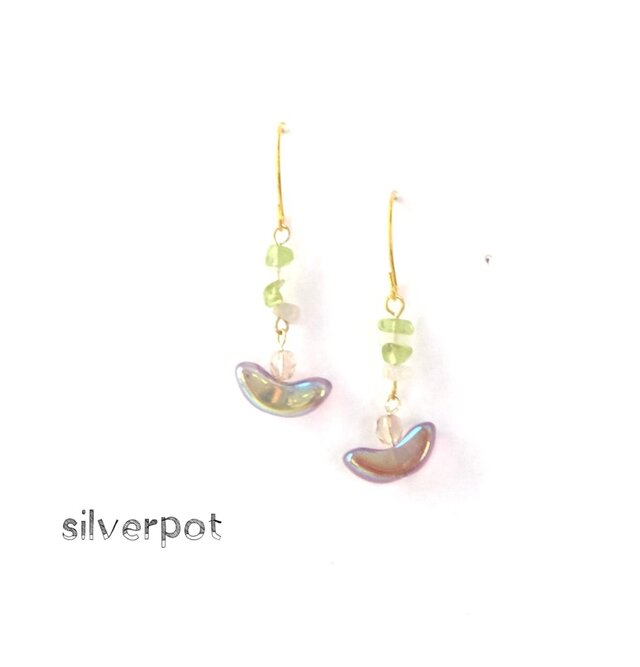 G76【天然石　ペリドットとムーンストーン】ボーダーピアス（パーツ変更可能）