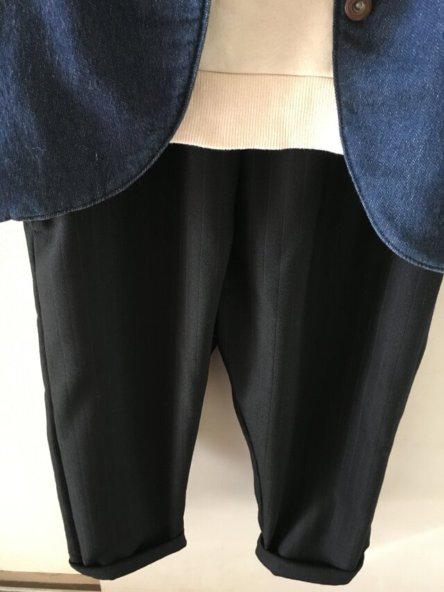 テーパードパンツ ピンストライプの画像1枚目