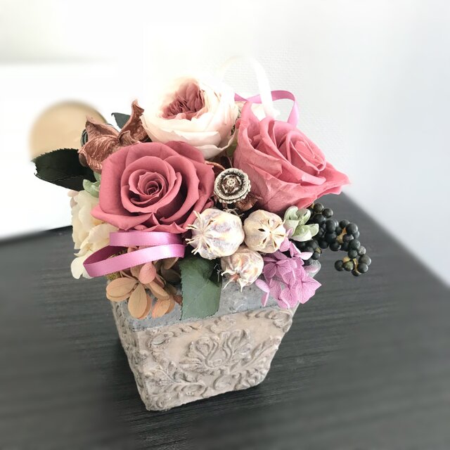アンティークピンクのプリザアレンジの画像1枚目